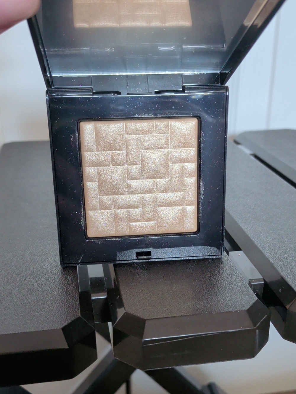 Bobbi Brown Quartz Glow Highlight
